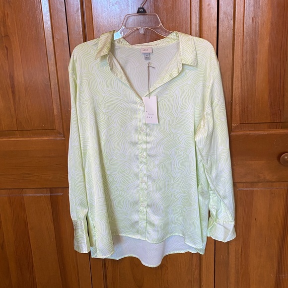 A New Day Green Pattern Blouse - Picture 1 of 6